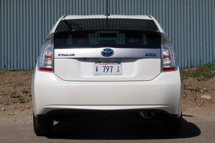  Toyota Prius Plug-In Hybrid 2012 года  (фото 33 из 75)